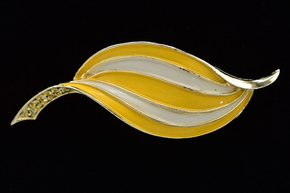 Vintage Leaf Pin Brooch Yellow White Enamel Gold Rhinestone Shiny 1970s Bin7